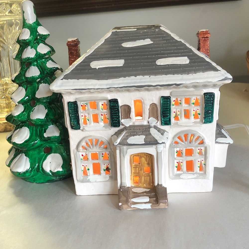 River Road Department 56 house Snow House Series Retired 5010-5
